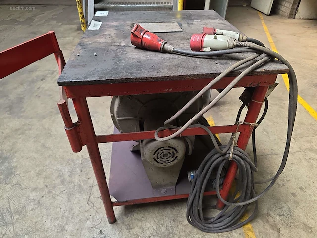 Tafel met pomp maxon premix - afbeelding 3 van  4