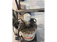 Tafel met pomp - afbeelding 3 van  7