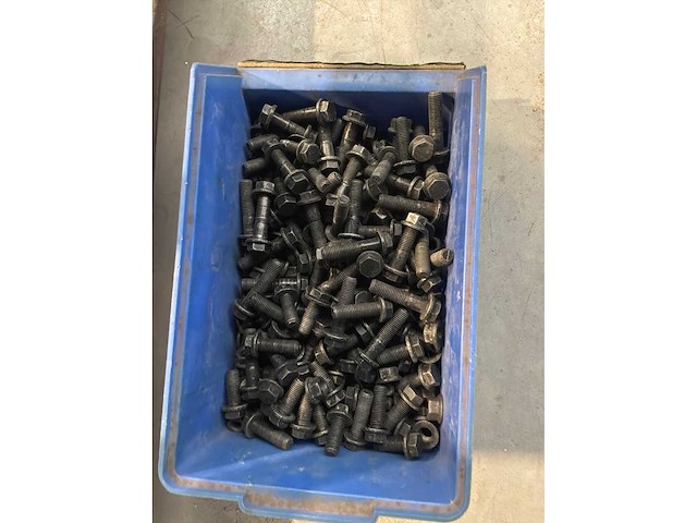 Tafel met pomp - afbeelding 7 van  7