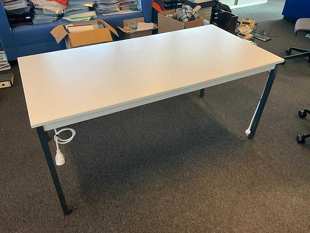 Tafel met stekkerblok (2x) - afbeelding 1 van  4