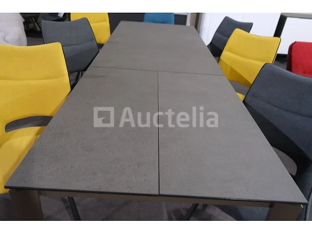 Tafel met stoel - afbeelding 4 van  9