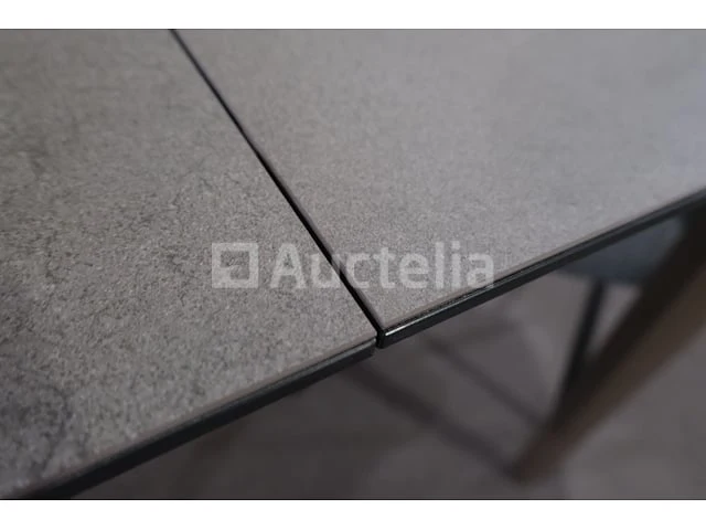 Tafel met stoel - afbeelding 5 van  9