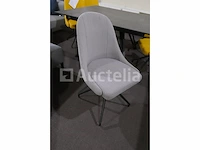 Tafel met stoelen - afbeelding 5 van  9