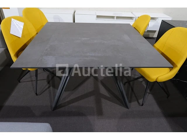 Tafel met stoelen - afbeelding 6 van  9