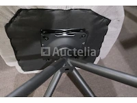 Tafel met stoelen - afbeelding 7 van  9