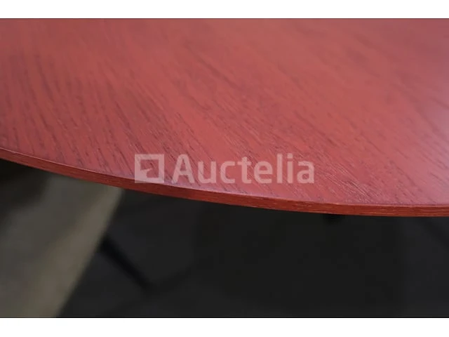 Tafel met stoelen - afbeelding 4 van  10
