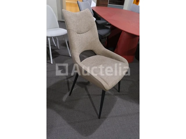 Tafel met stoelen - afbeelding 6 van  10