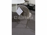 Tafel met stoelen