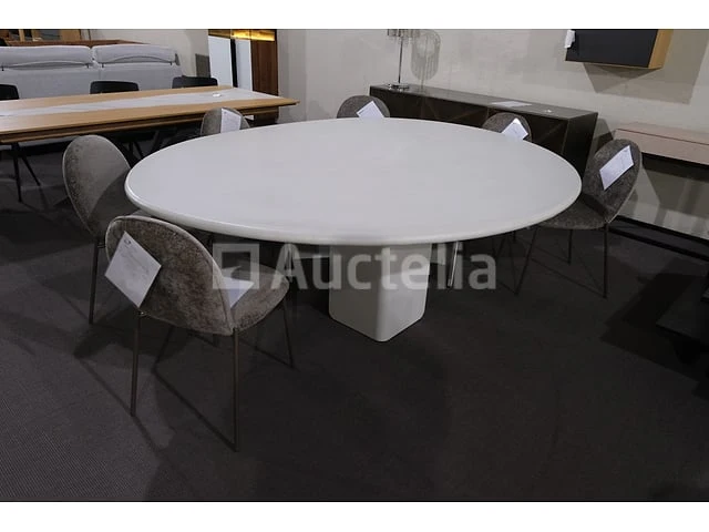 Tafel met stoelen - afbeelding 3 van  9