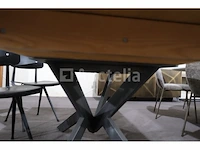 Tafel met stoelen - afbeelding 3 van  9
