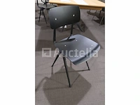 Tafel met stoelen - afbeelding 5 van  9