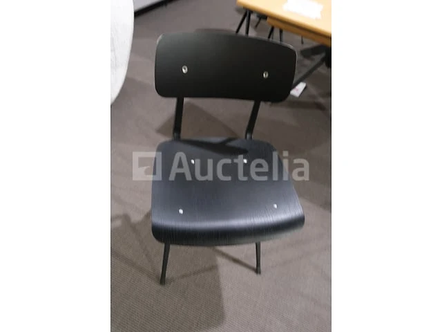 Tafel met stoelen - afbeelding 6 van  9