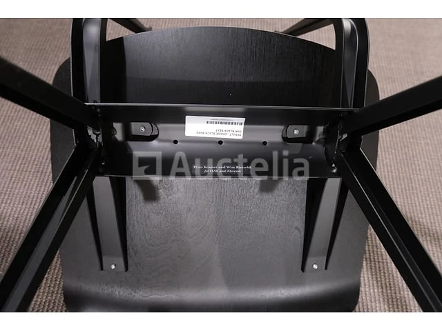 Tafel met stoelen - afbeelding 9 van  9
