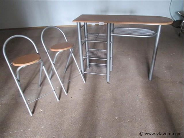 Tafel met stoelen - afbeelding 1 van  1