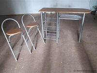 Tafel met stoelen - afbeelding 1 van  1