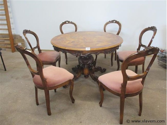 Tafel met stoelen - afbeelding 1 van  5