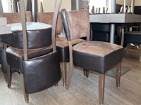 Tafel met stoelen - afbeelding 4 van  8