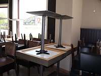 Tafel met stoelen - afbeelding 7 van  8