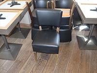 Tafel met stoelen - afbeelding 3 van  7