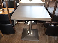Tafel met stoelen - afbeelding 7 van  7