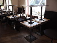 Tafel met stoelen - afbeelding 1 van  7