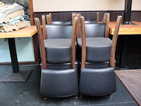 Tafel met stoelen - afbeelding 2 van  9