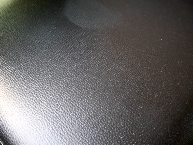 Tafel met stoelen - afbeelding 6 van  9