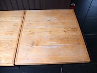 Tafel met stoelen - afbeelding 9 van  9