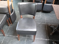 Tafel met stoelen - afbeelding 7 van  11