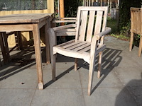 Tafel met stoelen - afbeelding 3 van  5