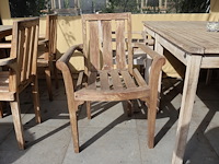 Tafel met stoelen - afbeelding 4 van  7