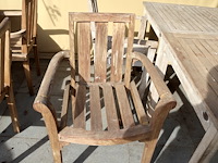 Tafel met stoelen - afbeelding 5 van  7