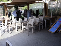 Tafel met stoelen - afbeelding 1 van  9