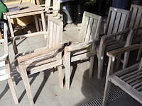 Tafel met stoelen - afbeelding 6 van  9