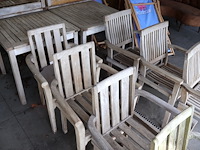 Tafel met stoelen - afbeelding 8 van  9