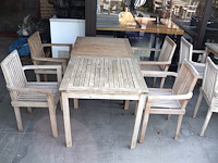 Tafel met stoelen - afbeelding 2 van  5