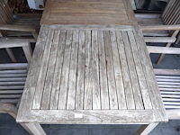 Tafel met stoelen - afbeelding 4 van  5