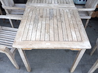 Tafel met stoelen - afbeelding 5 van  6
