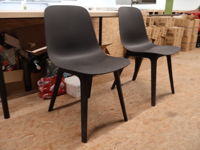 Tafel met twee stoelen - afbeelding 4 van  5
