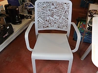 Tafel met twee stoelen - afbeelding 6 van  11