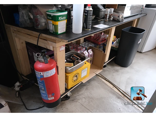 Tafel op wieltjes - afbeelding 1 van  6