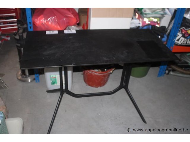 Tafel, rechthoekig blad, metalen onderstel, inklapbaar - afbeelding 1 van  1