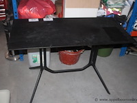 Tafel, rechthoekig blad, metalen onderstel, inklapbaar - afbeelding 1 van  1