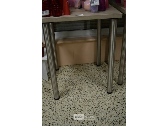 Tafel regelbare poten 70x70x90 cm - afbeelding 1 van  3