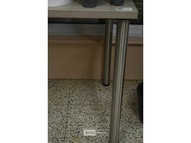 Tafel regelbare poten 80x80x75 cm - afbeelding 2 van  4