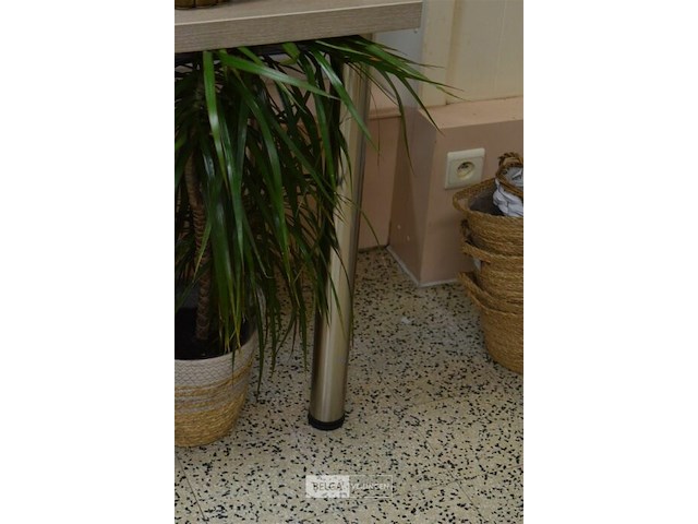 Tafel regelbare poten140x70x75 cm - afbeelding 3 van  4