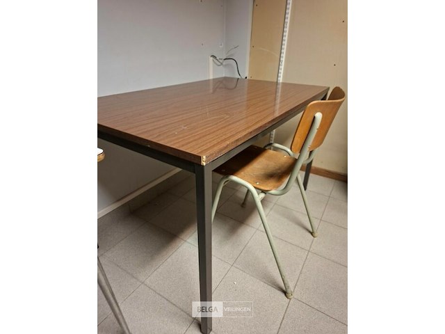 Tafel + stoel - afbeelding 1 van  3