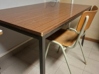 Tafel + stoel - afbeelding 1 van  3
