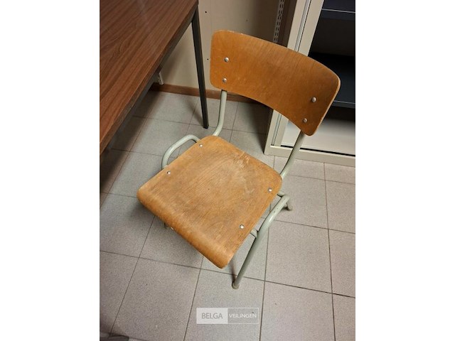 Tafel + stoel - afbeelding 2 van  3