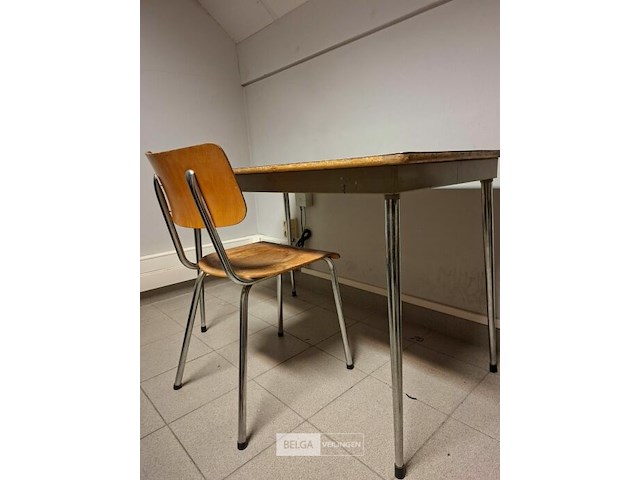 Tafel + stoel - afbeelding 2 van  3